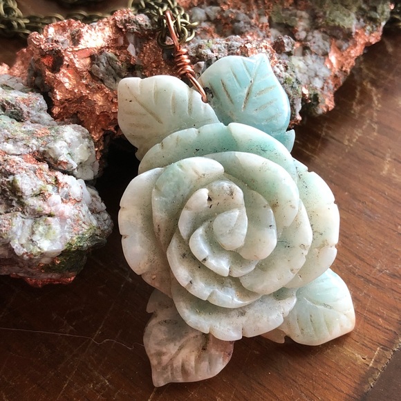 HANDMADE Carved Stone Rose Necklace Steampunk - Picture 2 of 4